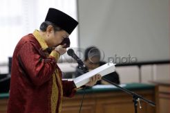 Waryono Karno Menangis Bacakan Pledoi