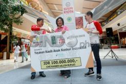 Sushi Tei Serahkan Donasi 100 Juta Rupiah Untuk Anak Penderita Kanker