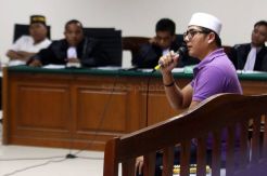Gerry Bersaksi Untuk Syamsir Yusfan
