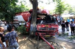 Kecelakaan Beruntun Libatkan Tujuh Mobil di Manado