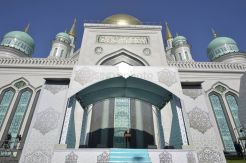 Dihadiri Presiden Turki, Putin Resmikan Masjid Terbesar di Rusia