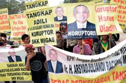 Puluhan Pendemo Geruduk KPK