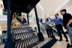 Instalasi Batik Catur Sagotro di Senayan City