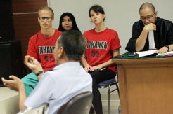Dua Warga Inggris Jalani Sidang Lanjutan di Batam