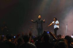 Konser Dua Ruang Ari Lasso -Tulus