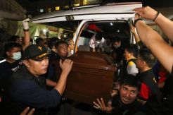 Jenazah Korban Aviastar Tiba di RS Bhayangkara Makassar