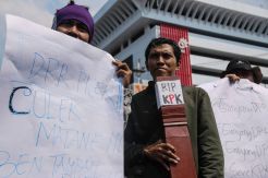 KP2KKN Jateng Tolak Revisi UU KPK