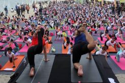 Ribuan Peserta Ikuti Jakarta Festival Yoga 2015