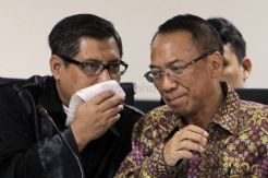 Jero Wacik Dengarkan Keterangan Saksi