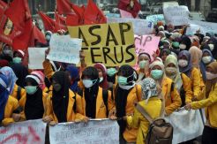 Mahasiswa Sumsel Unjuk Rasa Kabut Asap