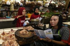 Peringati Hari Stroke Sedunia, Dokter Spesialis Saraf Blusukan ke Pasar