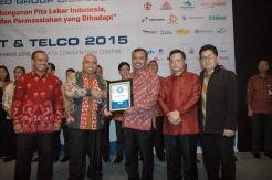 Telkom Borong Penghargaan Top IT & Telco 2015