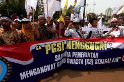 Guru Swasta Minta Diangkat Jadi PNS