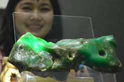WTC Mangga Dua Gelar Big Gemstone Exhibition 2015