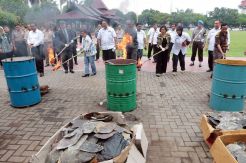 Bareskrim Polri Musnahkan Ratusan Tanduk Rusa dan Cangkang Penyu