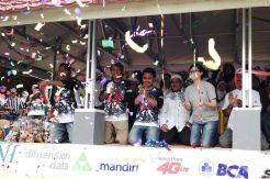 Rayakan HUT ke-6, Komunitas Journalist MTB Bangun Saung Baca di Cibuntu