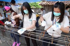 Mahasiswa Bantu Bangun Rumah dan Fasilitas Sanitasi di Desa Tertinggal