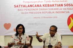 PMI Berikan Penghargaan Satyalancana Kebaktian Sosial pada Pendonor Darah