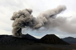 Aktivitas Bromo Masih Aman untuk Wisatawan