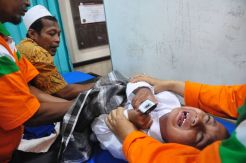 Khitan Massal Peringati Maulid Nabi