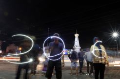 Warga Yogyakarta Padati Kawasan Tugu