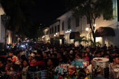 Warga Membanjiri Kawasan Kota Tua