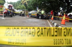 Lokasi Bom Molotov di Alun-Alun Bandung Dijaga Ketat