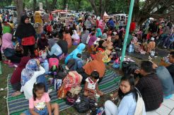 Pengunjung Taman Mini Membludak
