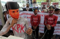 KPK Didesak Segera Periksa Surya paloh
