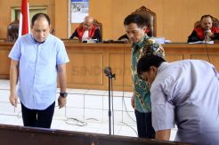 Yan Anton Ferdian Bersaksi untuk Terdakwa Zulfikar Muharam