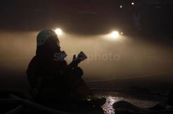 Berjibaku Melawan Api, Tim Pemadam Kebakaran Pantang Pulang Sebelum Padam