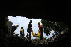 Lubang Besar di Jalan Wastukencana Bandung Ditambal