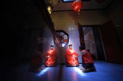 Pembersihan Patung Dewa di Vihara Dharma Ramsi Bandung