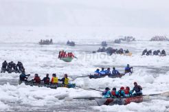 Balapan Kano Musim Dingin di Pantai Beku Quebec