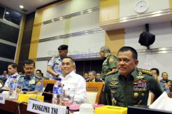 Menhan dan Panglima TNI Raker dengan Komisi I DPR