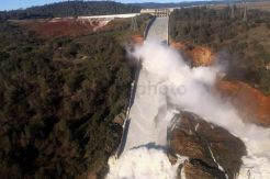Bendungan di California Meluap, 160 Ribu Warga Dievakuasi
