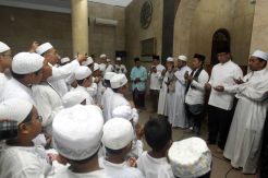 Jelang Pencoblosan, Anies Baswedan Didoakan Anak Yatim