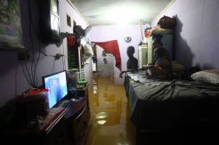 Kawasan Cipinang Melayu Direndam Banjir Hingga 1,5 Meter