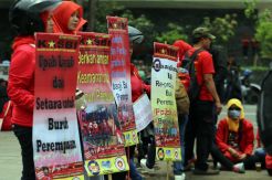 Peringati Hari Perempuan Sedunia, Buruh Perempuan di Bandung Gelar Unjuk Rasa