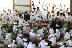 Cagub Anies Hadiri Istighosah dan Doa Bersama di Jagakarsa