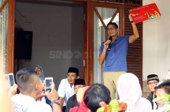 Cawagub Sandiaga Uno Sambangi Warga Jagakarsa