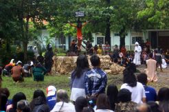 Prosesi Jalan Salib di Gereja St Teresia Semarang Berlangsung Khidmat