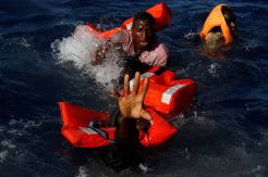 Penyelamatan Migran di Laut Mediterania