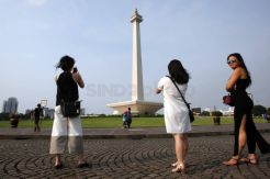 Warga Padati Monas di Libur Panjang Paskah