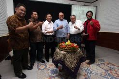 Tumpeng untuk Dahlan Iskan