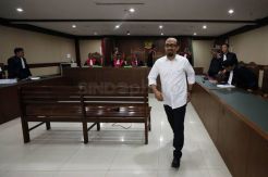 Mantan Anggota DPR Andi Taufan Tiro Divonis 9 Tahun Penjara