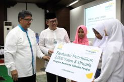BSM Berikan Beasiswa Kepada 2.000 Anak Yatim dan Dhuafa
