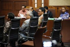 Irman dan Sugiharto Kembali Jalani Sidang Kasus Korupsi E-KTP