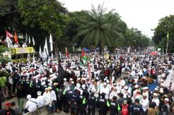 Massa Aksi GNPF MUI Kawal Sidang Ahok