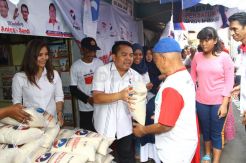 Partai Perindo Gelar Bazar Beras Murah di Senen